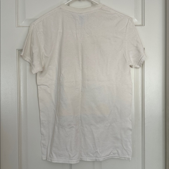 Roberta’s Pizza Paradise Neon 90s Beach Graphic Shirt - Picture 3 of 4